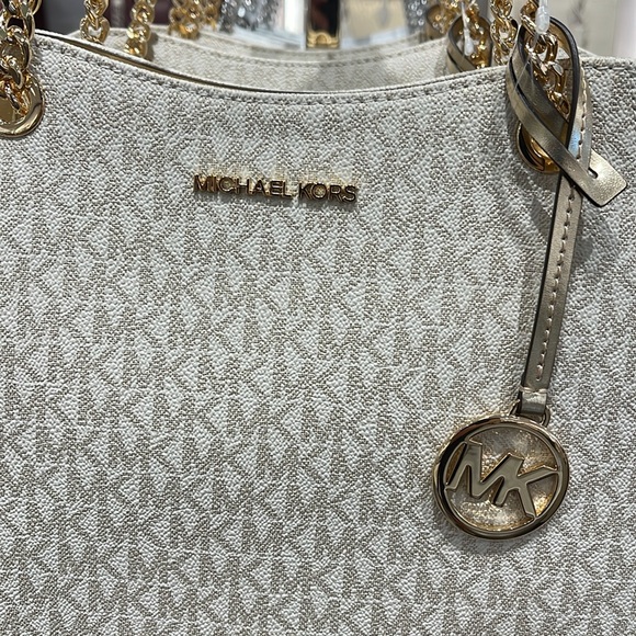 MICHAEL KORS 
Jet Set Travel Large Signature Chain Shoulder Tote Bag
Pale Gold - Picture 2 of 16